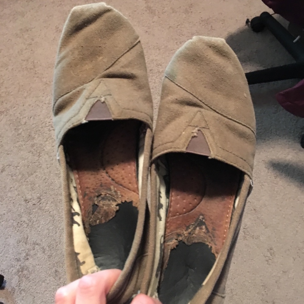 Gray TOMS